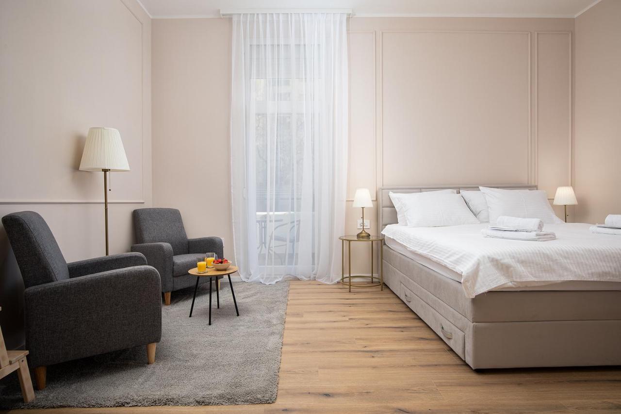 Grand Munz Apartment Pula Ngoại thất bức ảnh