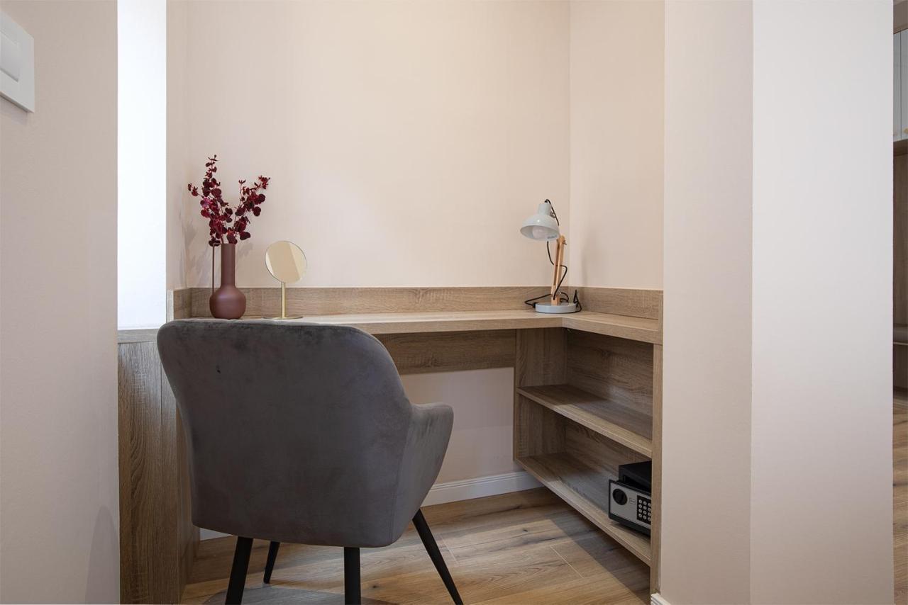 Grand Munz Apartment Pula Ngoại thất bức ảnh