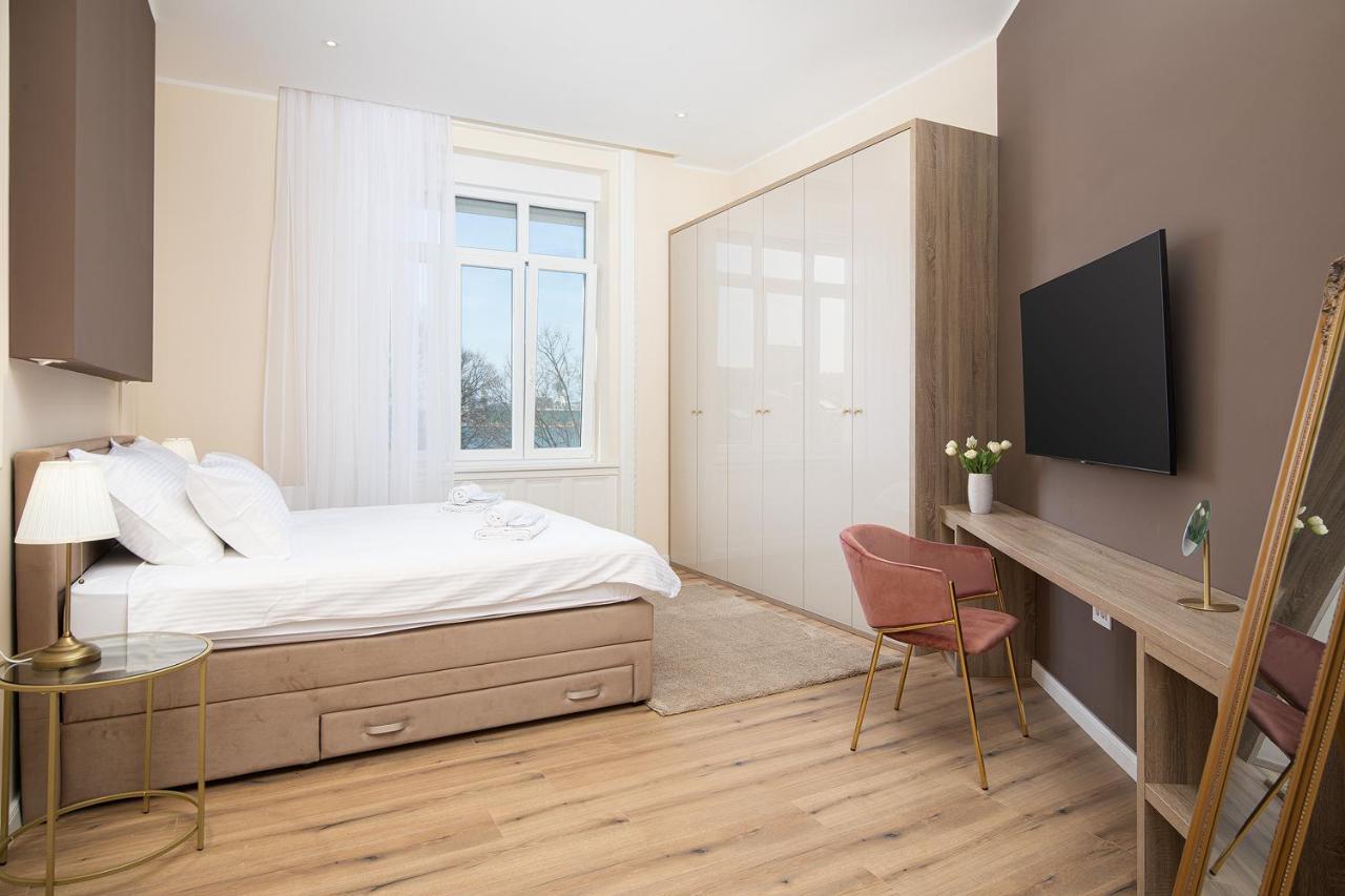 Grand Munz Apartment Pula Ngoại thất bức ảnh